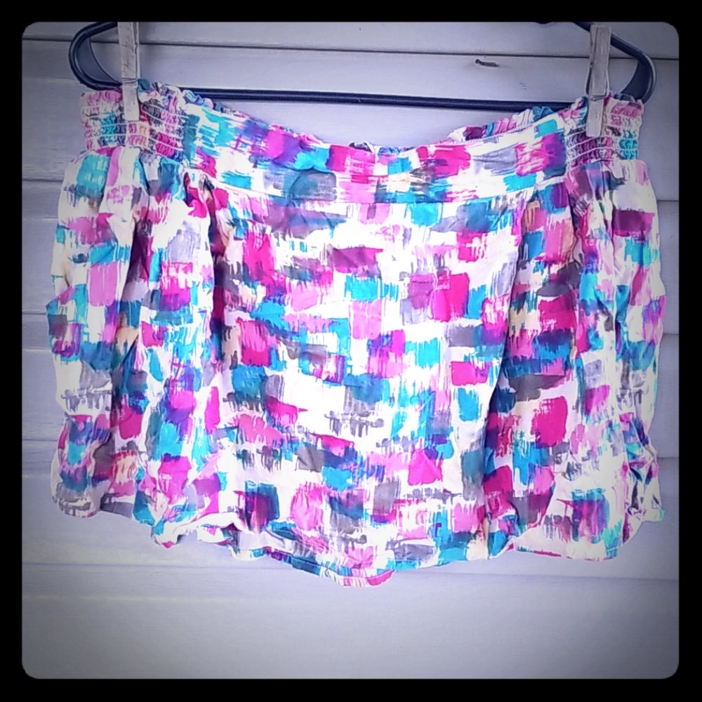 Colorful skirt with pockets